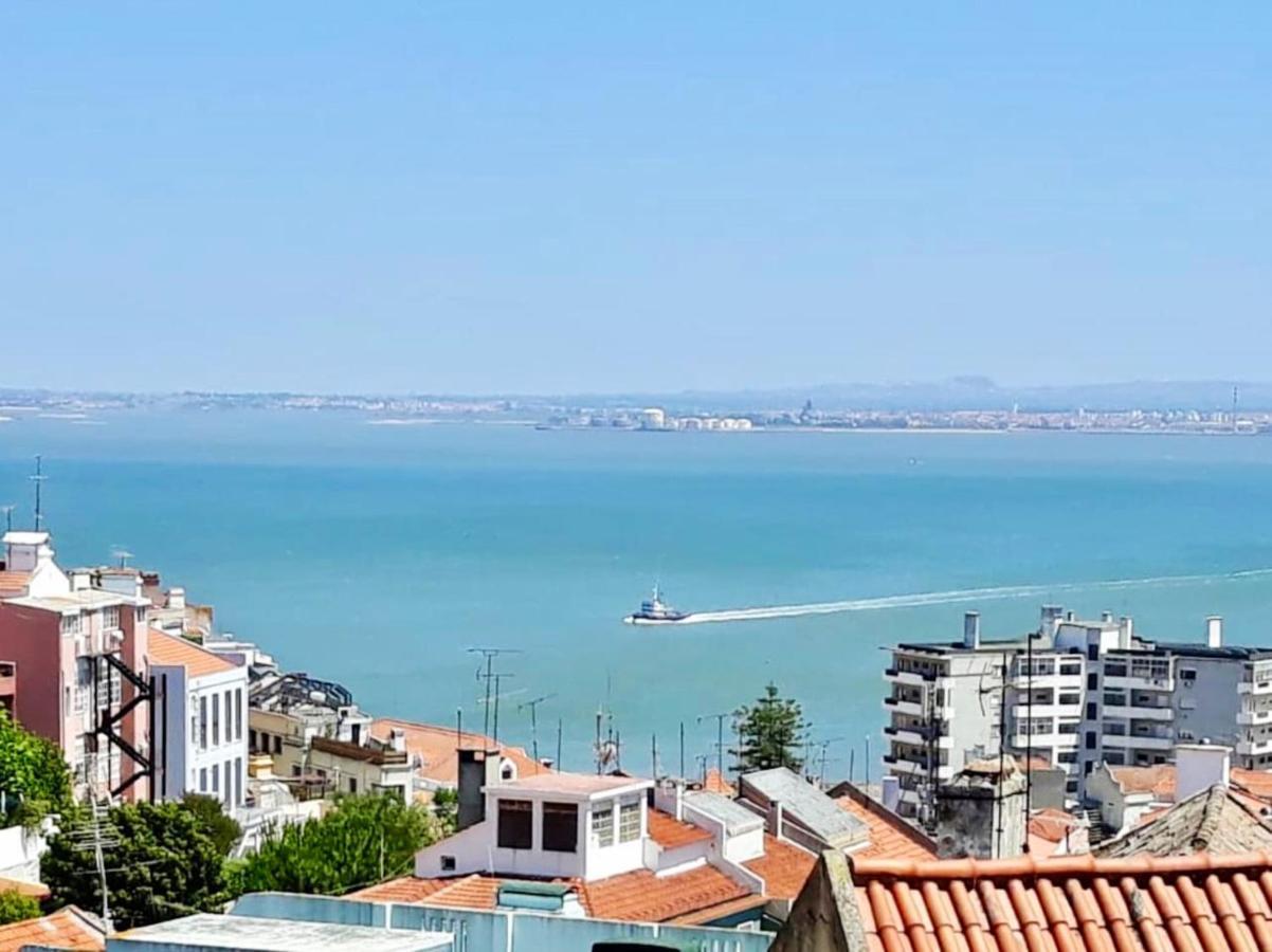 Comfortable Apartment With Balcony And Sea View In Lisbon 50 M² Dış mekan fotoğraf