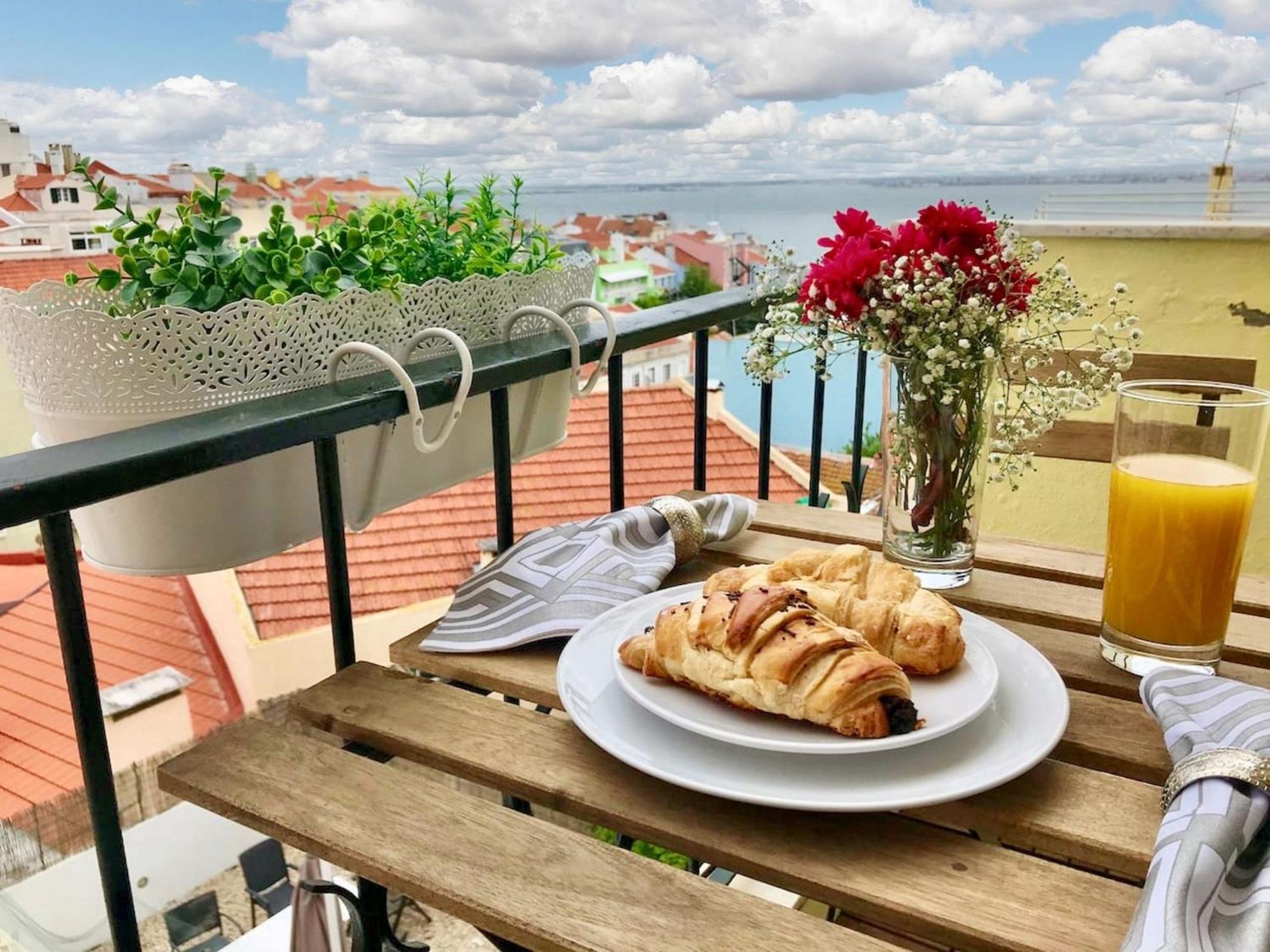Comfortable Apartment With Balcony And Sea View In Lisbon 50 M² Dış mekan fotoğraf